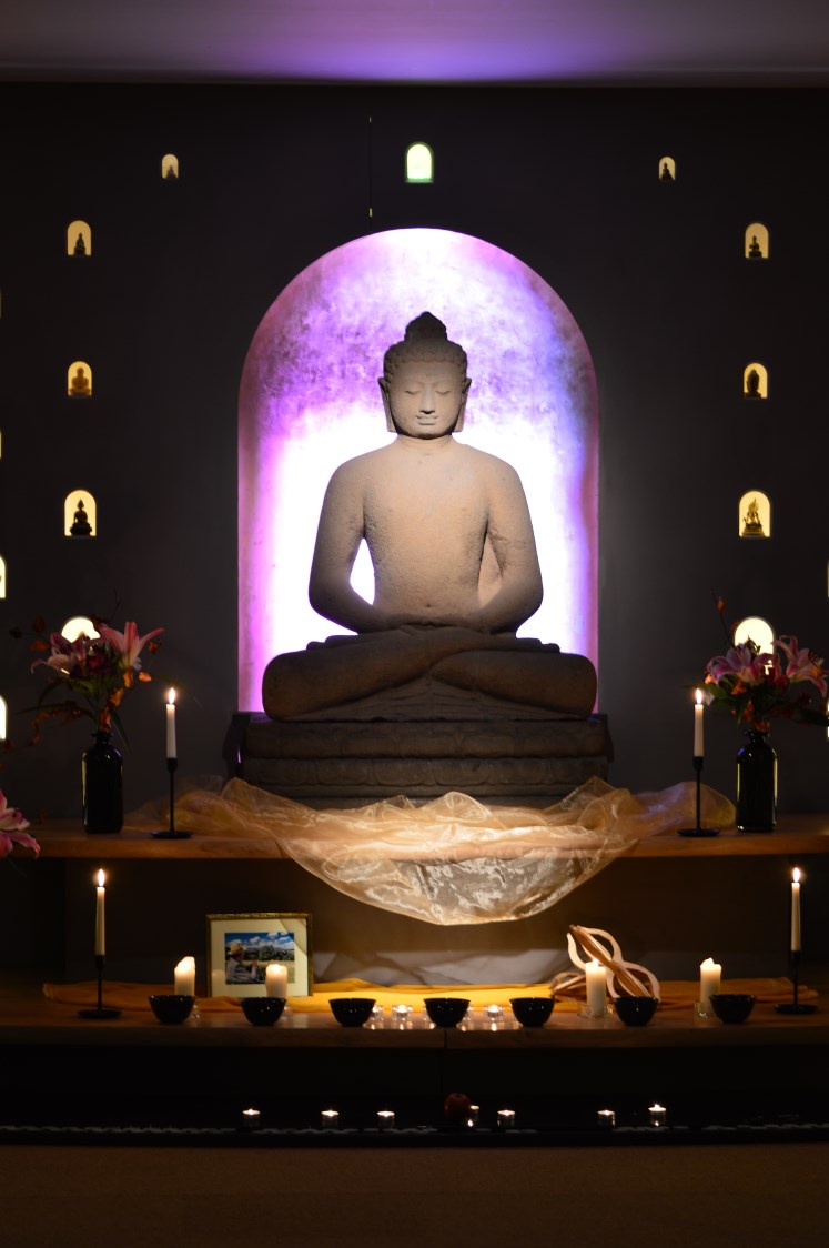 Shrine Buddha / Portrait